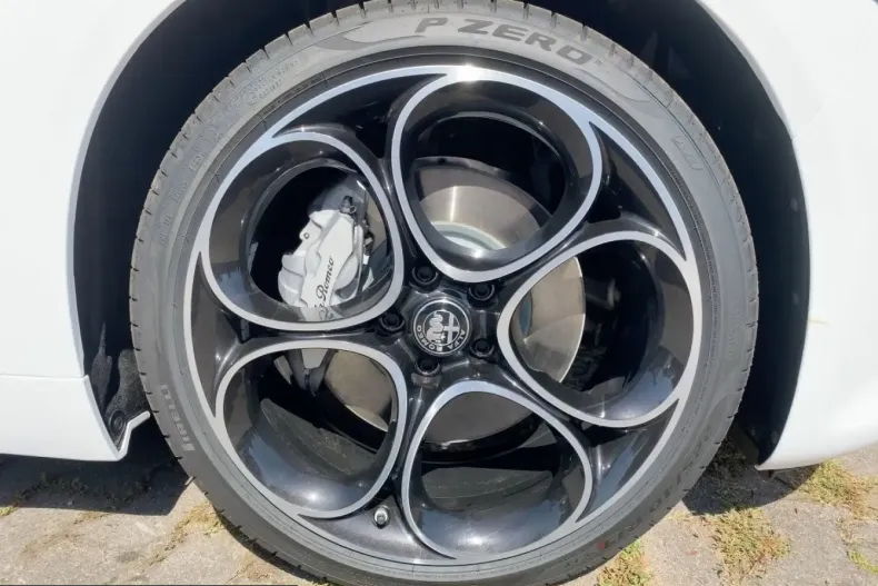 Alfa Romeo Giulia din 2024 cu 12.500 km - oferta ALF224912 - foto 7