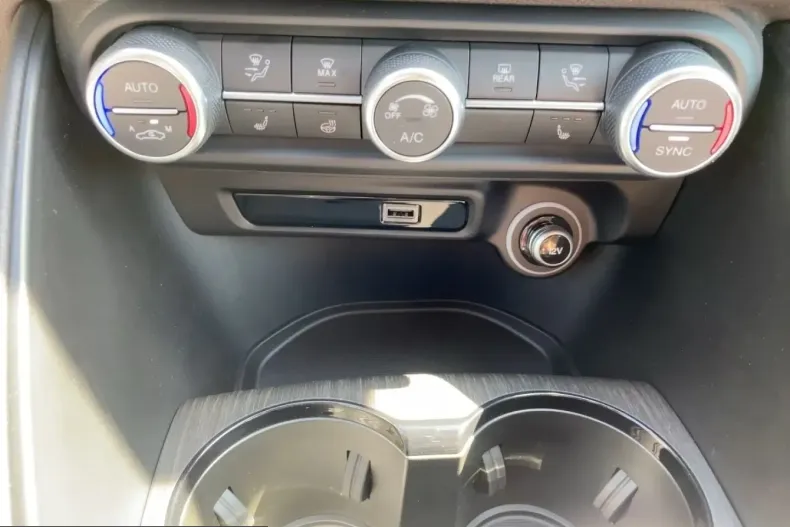 Alfa Romeo Giulia din 2024 cu 12.500 km - oferta ALF224912 - foto 14