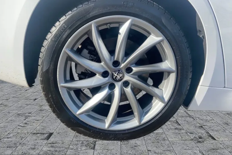 Alfa Romeo Giulia din 2024 cu 9.880 km - oferta ALF224921 - foto 7