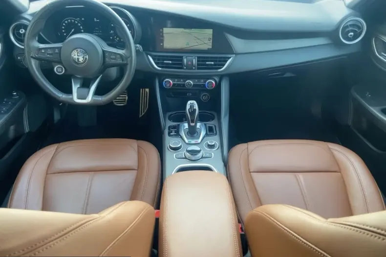 Alfa Romeo Giulia din 2024 cu 9.880 km - oferta ALF224921 - foto 11