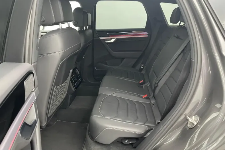 Volkswagen Touareg din 2023 cu 52.380 km - oferta VOL224938 - foto 15
