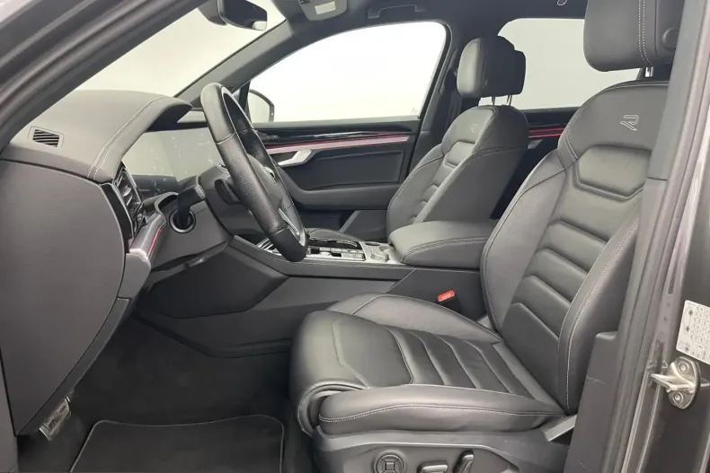 Volkswagen Touareg din 2023 cu 52.380 km - oferta VOL224938 - foto 23