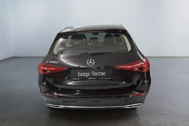 Mercedes-Benz C 300 (Clasa C) din 2023 cu 57.923 km - oferta MER224955 - foto 6