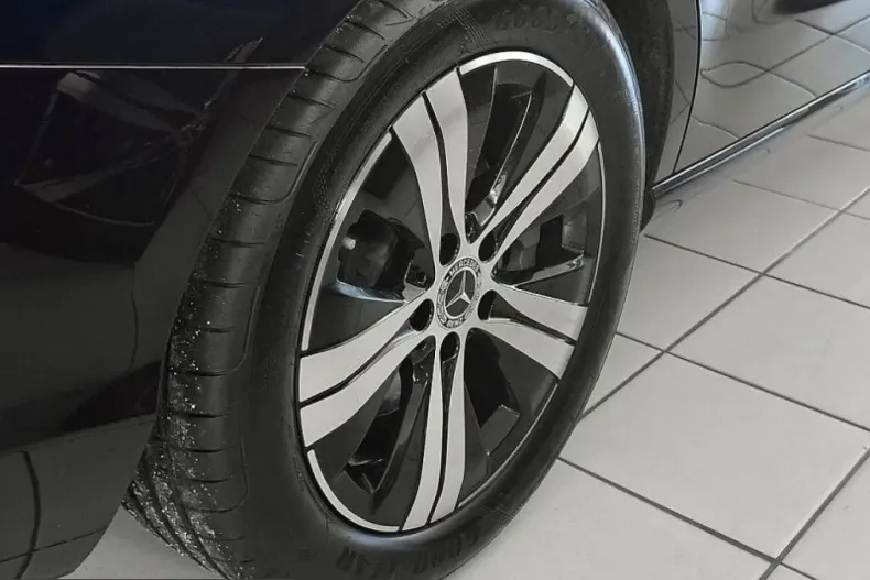 Mercedes-Benz C 300 (Clasa C) din 2023 cu 57.923 km - oferta MER224955 - foto 10