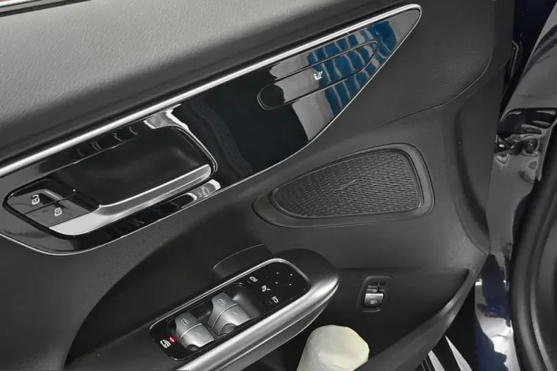 Mercedes-Benz C 300 (Clasa C) din 2023 cu 57.923 km - oferta MER224955 - foto 13