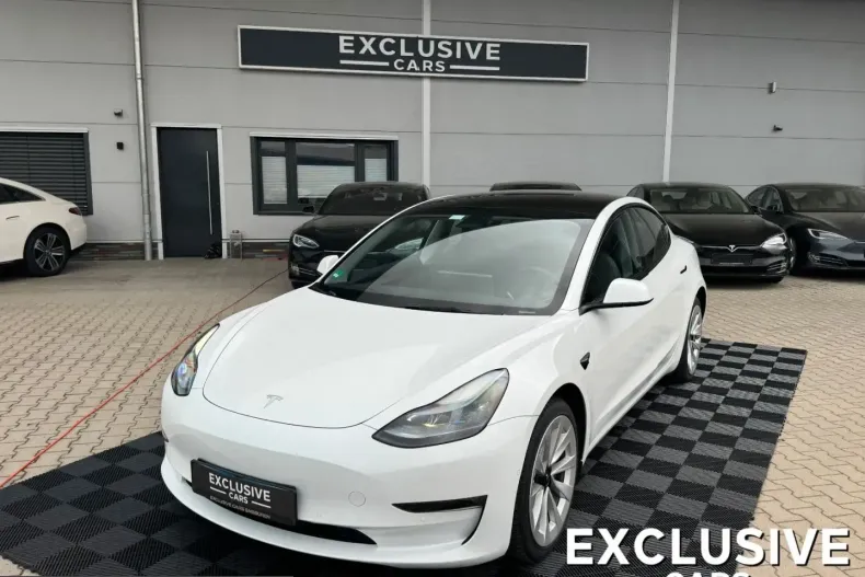 Tesla Model 3 din 2022 cu 68.222 km - oferta TES224962 - foto 1