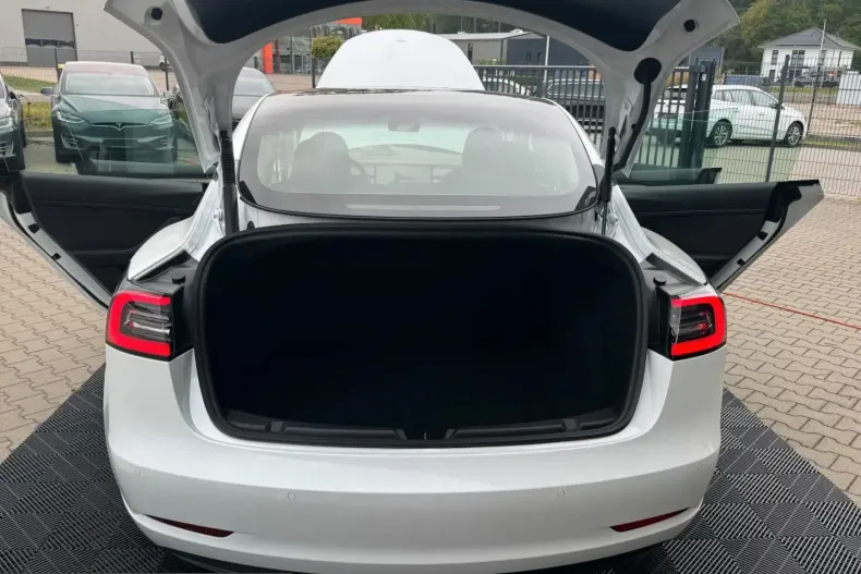 Tesla Model 3 din 2022 cu 68.222 km - oferta TES224962 - foto 10