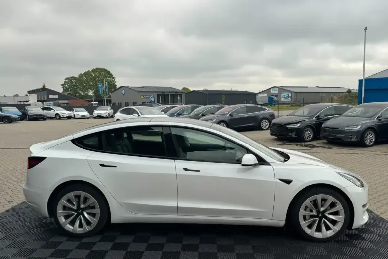 Tesla Model 3 din 2022 cu 68.222 km - oferta TES224962 - foto 12