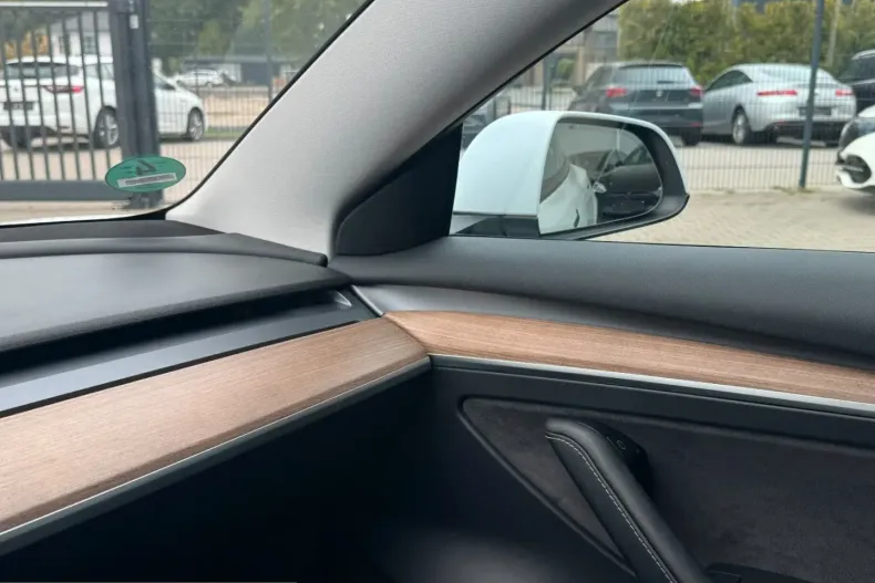 Tesla Model 3 din 2022 cu 68.222 km - oferta TES224962 - foto 21