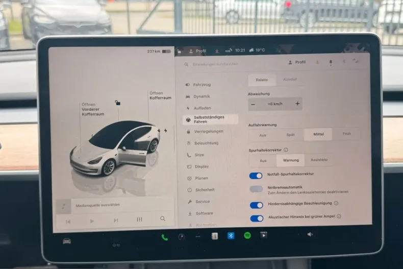 Tesla Model 3 din 2022 cu 68.222 km - oferta TES224962 - foto 26
