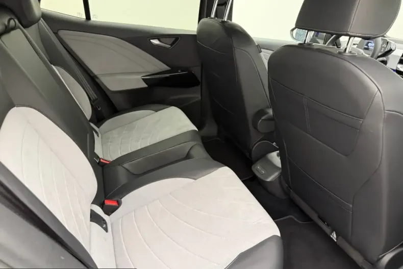 Volkswagen ID.3 din 2023 cu 33.360 km - oferta VOL224983 - foto 10