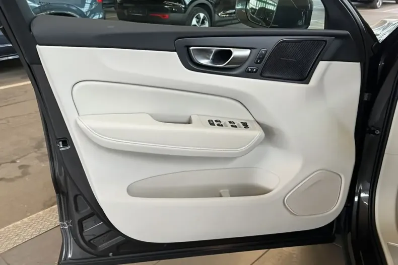 Volvo XC60 din 2024 cu 21.720 km - oferta VOL224985 - foto 16