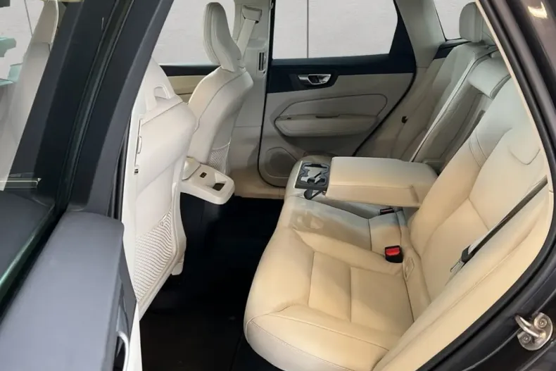 Volvo XC60 din 2024 cu 21.720 km - oferta VOL224985 - foto 17
