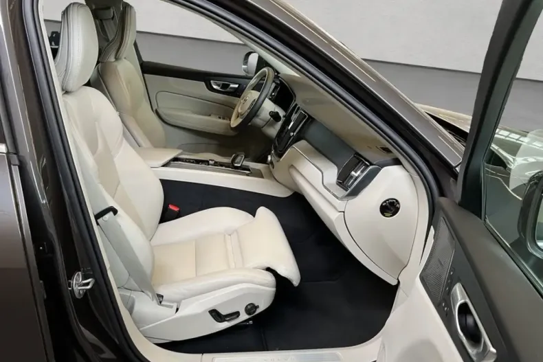 Volvo XC60 din 2024 cu 21.720 km - oferta VOL224985 - foto 18