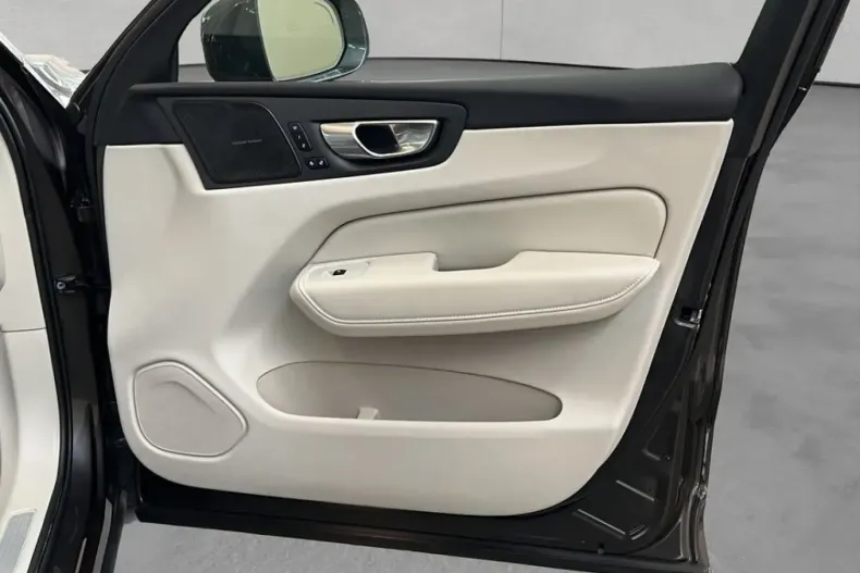 Volvo XC60 din 2024 cu 21.720 km - oferta VOL224985 - foto 19