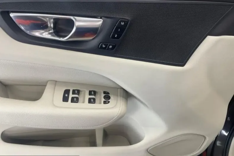 Volvo XC60 din 2022 cu 33.400 km - oferta VOL224986 - foto 15