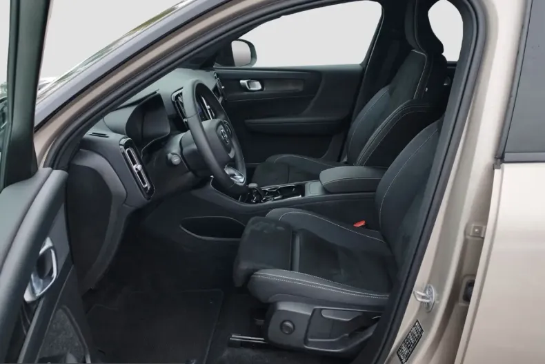 Volvo XC40 din 2023 cu 57.800 km - oferta VOL224987 - foto 9