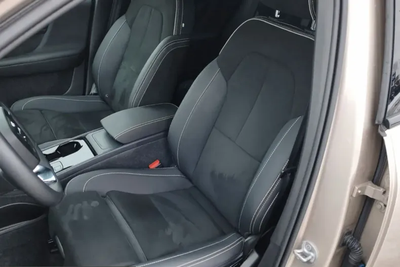 Volvo XC40 din 2023 cu 57.800 km - oferta VOL224987 - foto 16
