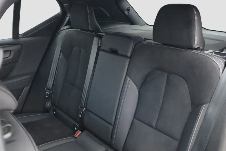 Volvo XC40 din 2023 cu 57.800 km - oferta VOL224987 - foto 17