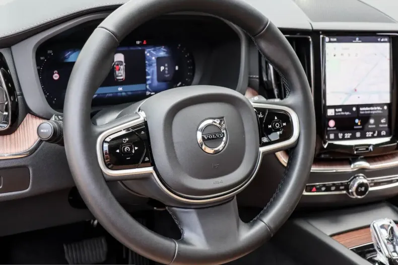 Volvo XC60 din 2025 cu 27.500 km - oferta VOL224988 - foto 8