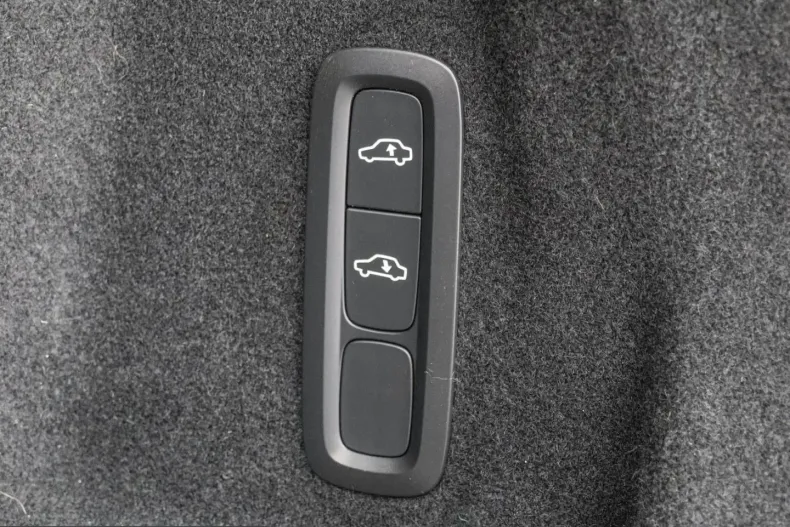 Volvo XC60 din 2025 cu 27.500 km - oferta VOL224988 - foto 15