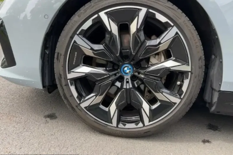 BMW 550 (Seria 5) din 2024 cu 34.718 km - oferta BMW225018 - foto 12