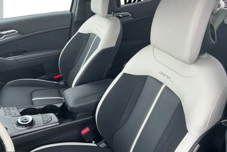 Kia Sportage din 2025 cu 9.500 km - oferta KIA225023 - foto 11