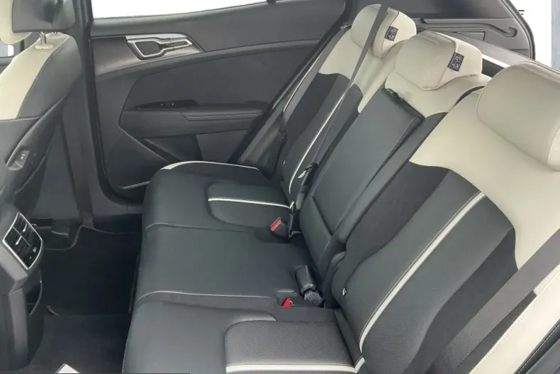 Kia Sportage din 2025 cu 9.500 km - oferta KIA225023 - foto 19