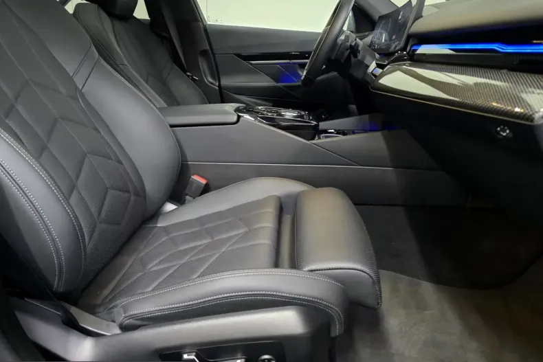 BMW 520 (Seria 5) din 2024 cu 28.400 km - oferta BMW225025 - foto 13