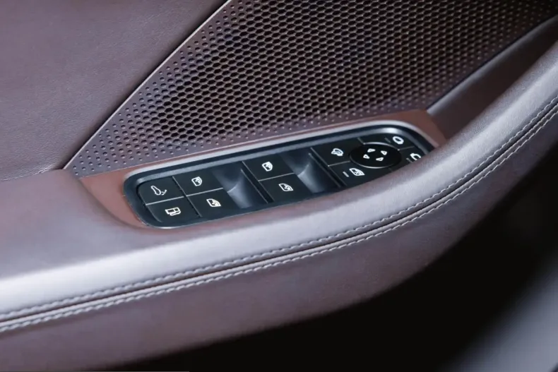 Porsche Panamera din 2025 cu 27.400 km - oferta POR225043 - foto 24
