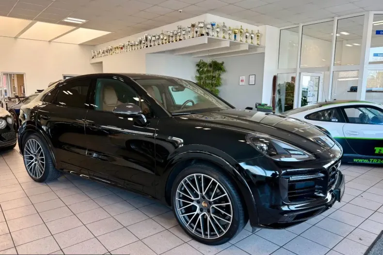 Porsche Cayenne din 2023 cu 56.368 km - oferta POR225056 - foto 1