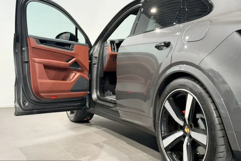 Porsche Cayenne din 2024 cu 46.500 km - oferta POR225057 - foto 8