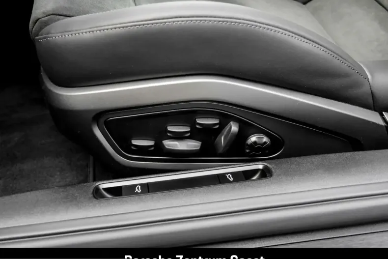 Porsche 992 din 2025 cu 2.950 km - oferta POR225064 - foto 12