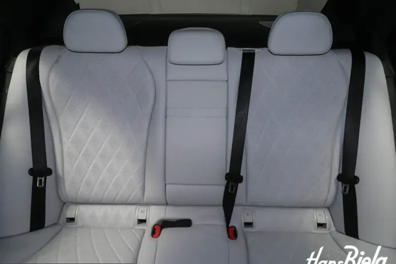Mercedes-Benz E 300 (Clasa E) din 2025 cu 20.374 km - oferta MER225081 - foto 10