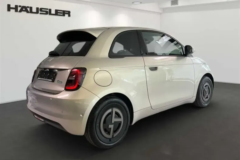 Fiat 500e din 2025 cu 10.000 km - oferta FIA225099 - foto 4