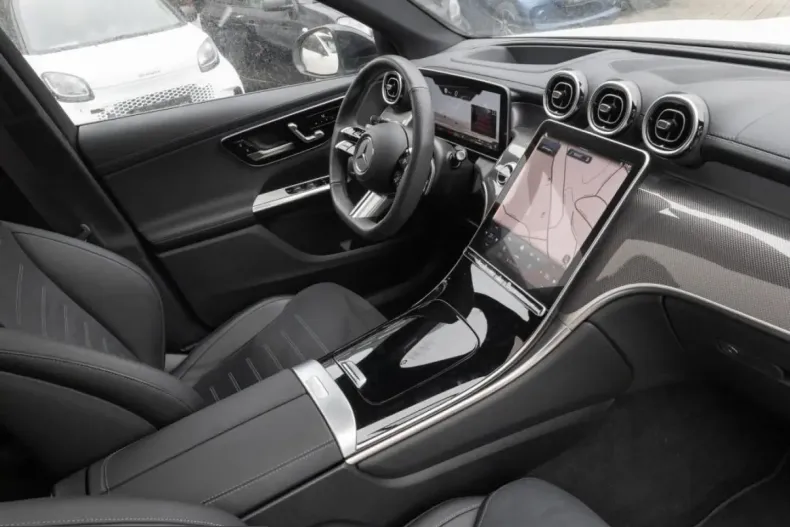 Mercedes-Benz GLC 300 (Clasa GLC) din 2023 cu 30.740 km - oferta MER225108 - foto 3