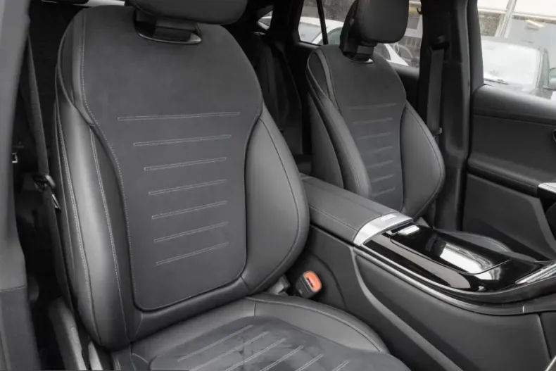 Mercedes-Benz GLC 300 (Clasa GLC) din 2023 cu 30.740 km - oferta MER225108 - foto 6
