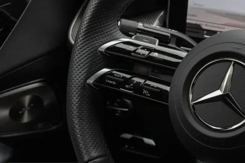 Mercedes-Benz GLC 300 (Clasa GLC) din 2023 cu 30.740 km - oferta MER225108 - foto 10