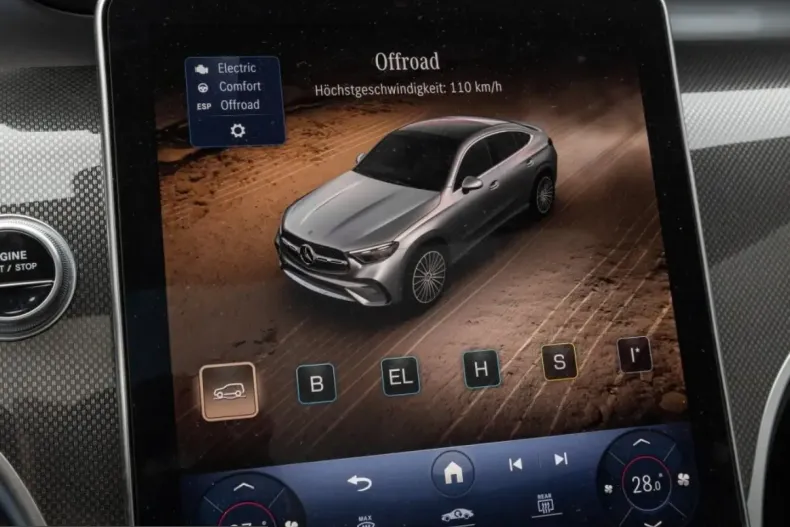 Mercedes-Benz GLC 300 (Clasa GLC) din 2023 cu 30.740 km - oferta MER225108 - foto 19