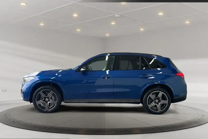 Mercedes-Benz GLC 400 (Clasa GLC) din 2023 cu 9.700 km - oferta MER225111 - foto 2