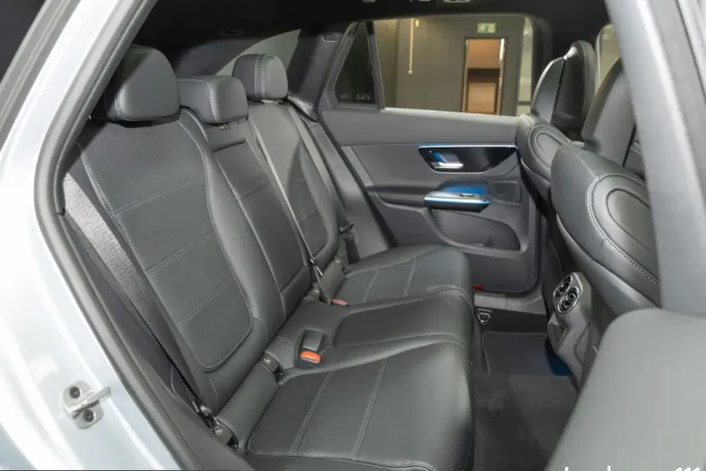 Mercedes-Benz GLC 200 (Clasa GLC) din 2023 cu 5.000 km - oferta MER225114 - foto 17
