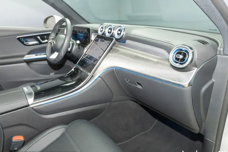 Mercedes-Benz GLC 200 (Clasa GLC) din 2023 cu 5.000 km - oferta MER225114 - foto 19
