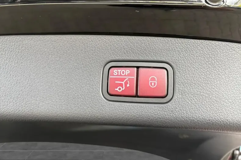 Mercedes-Benz GLC 300 (Clasa GLC) din 2023 cu 52.896 km - oferta MER225141 - foto 17