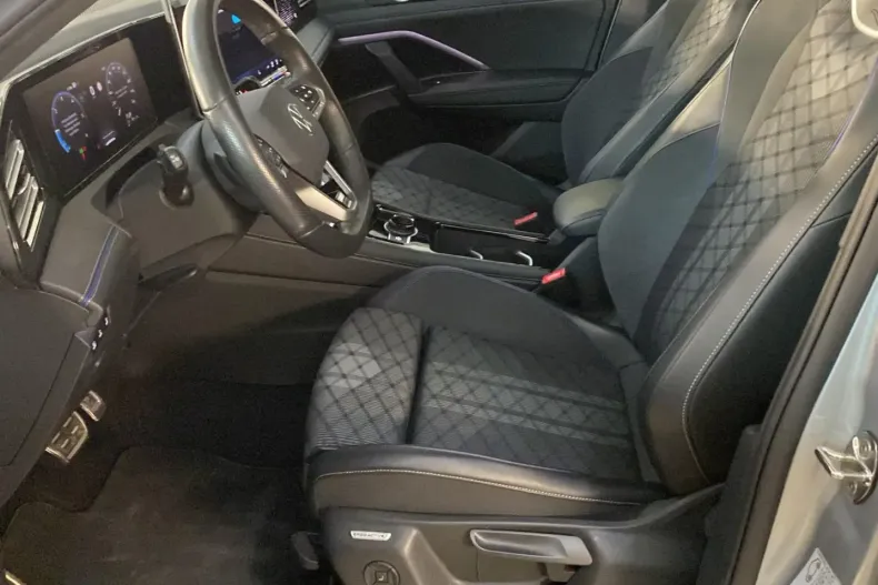 Volkswagen Tiguan din 2024 cu 43.646 km - oferta VOL225147 - foto 10