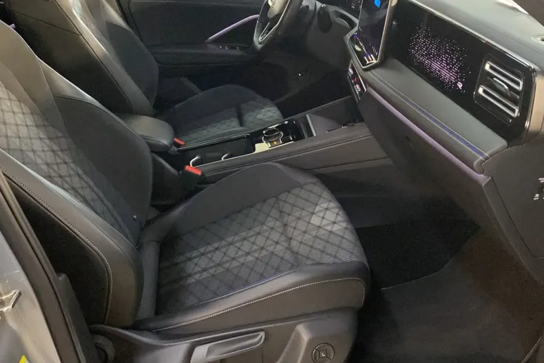 Volkswagen Tiguan din 2024 cu 43.646 km - oferta VOL225147 - foto 15