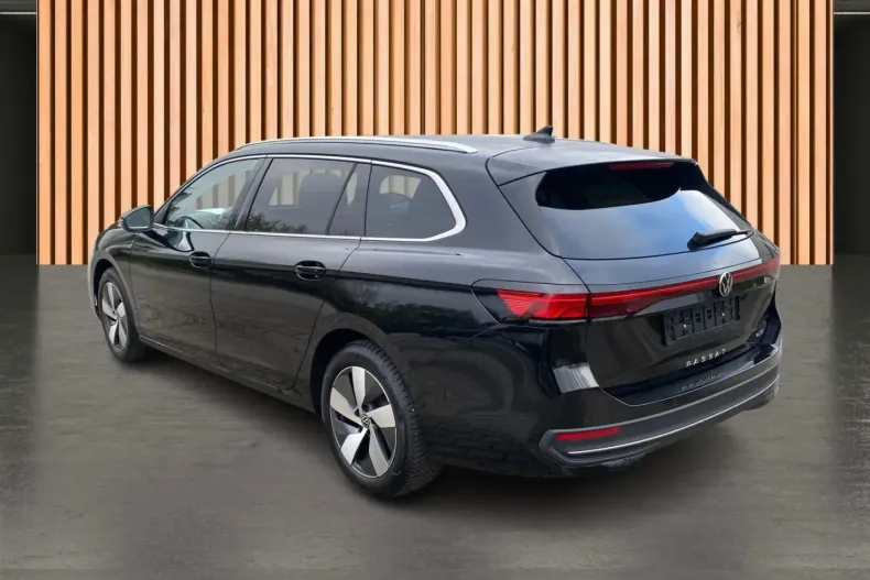 Volkswagen Passat Variant din 2025 cu 21.704 km - oferta VOL225184 - foto 4