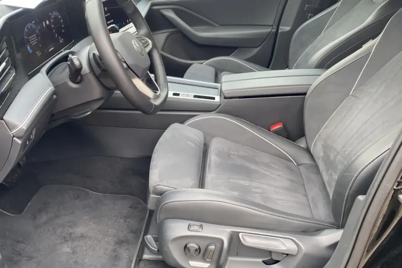Volkswagen Passat Variant din 2025 cu 21.704 km - oferta VOL225184 - foto 9