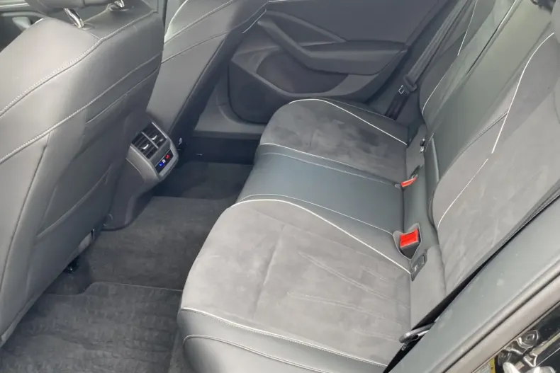 Volkswagen Passat Variant din 2025 cu 21.704 km - oferta VOL225184 - foto 10