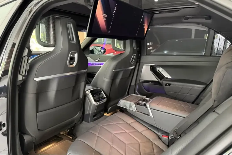 BMW 740 (Seria 7) din 2023 cu 123.000 km - oferta BMW225255 - foto 8