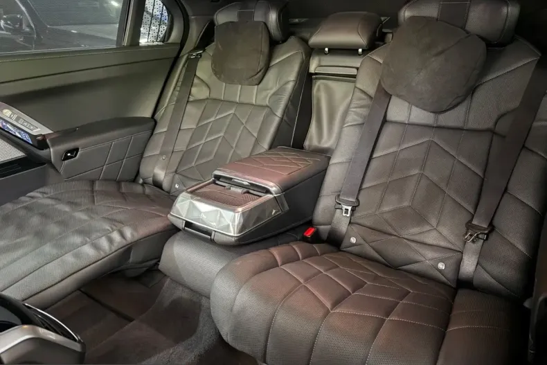 BMW 740 (Seria 7) din 2023 cu 123.000 km - oferta BMW225255 - foto 10